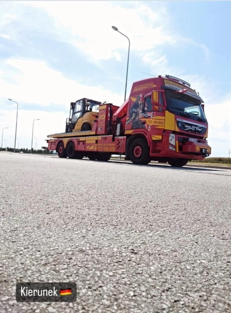 Holowanie ciężarówek Oleśnica – specjalistyczna laweta przystosowana do transportu samochodów ciężarowych